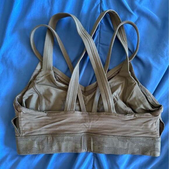 Lululemon Run for days bra | Deep Camo | Size 4 - Picture 4 of 5